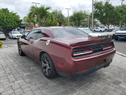 Used 2019 Dodge Challenger R/T image 4