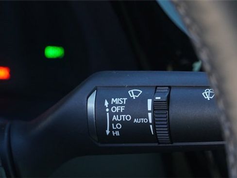 Used 2024 Lexus ES 250 w/ Premium Package image 32