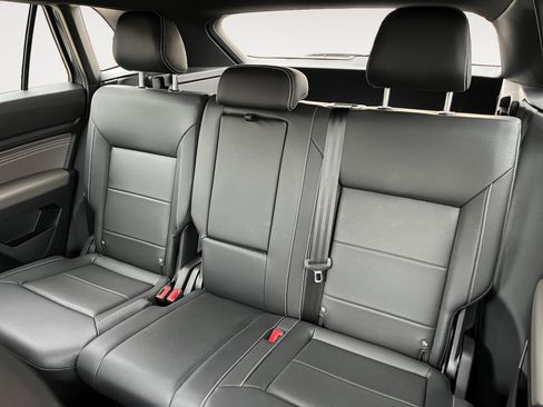 Certified 2023 Volkswagen Atlas Cross Sport SE FWD image 14