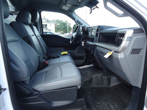 Used 2023 Ford F550 4x4 Regular Cab Super Duty image 27