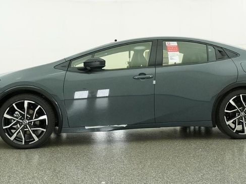 New 2026 Toyota Prius Plug-In Hybrid FWD image 21