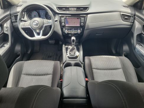 Used 2019 Nissan Rogue SV w/ Premium Package FWD image 12