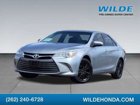Used 2017 Toyota Camry LE FWD image 2