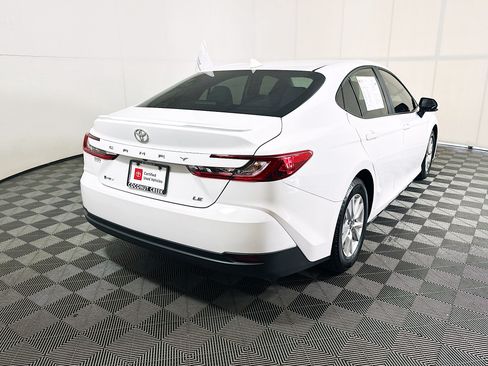 Used 2025 Toyota Camry LE w/ Convenience Package FWD image 3