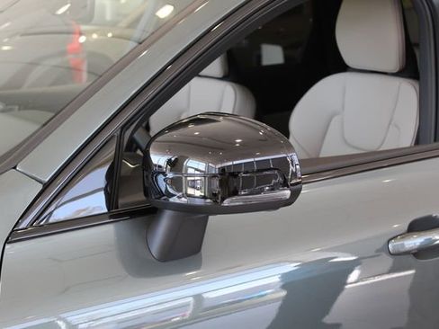 New 2026 Volvo XC60 B5 Plus w/ Protection Package Premier AWD/4WD image 11