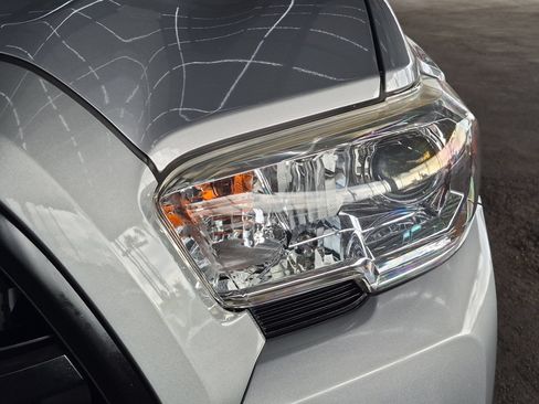 Used 2019 Toyota Tacoma SR AWD/4WD image 9