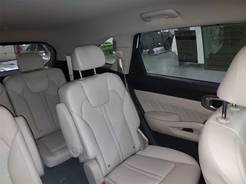 Used 2024 Kia Sorento SX Prestige image 14