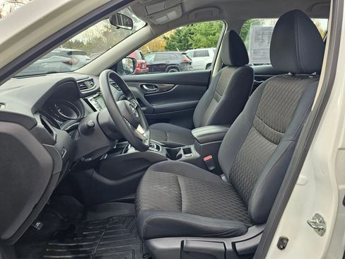 Used 2017 Nissan Rogue S image 18