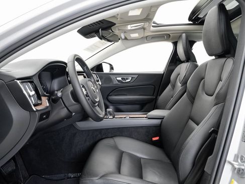 Used 2024 Volvo S60 B5 Plus image 6