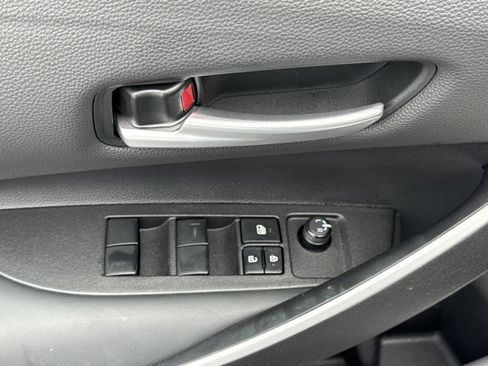 Used 2025 Toyota Corolla SE FWD image 13