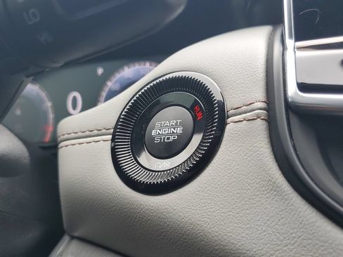Used 2024 Jeep Compass Limited w/ Elite Group AWD/4WD image 19