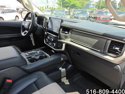 Used 2023 Ford Expedition XLT AWD/4WD image 28