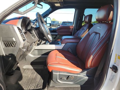 Used 2020 Ford F250 Platinum w/ FX4 Off-Road Package image 11