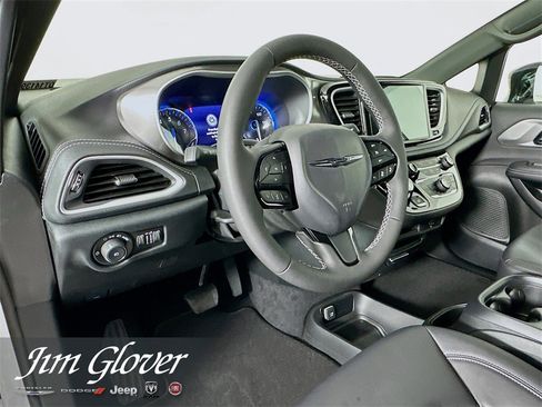 New 2026 Chrysler Pacifica Select w/ S Appearance Package image 26