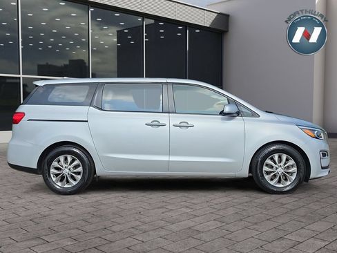 Used 2019 Kia Sedona L FWD image 6