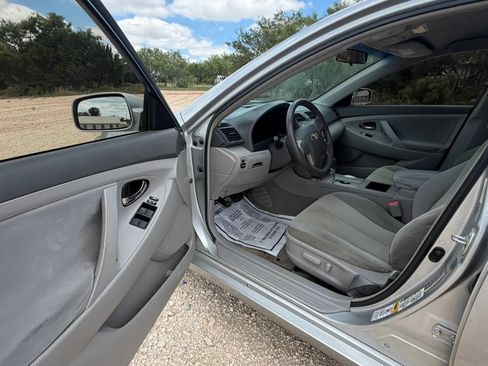 Used 2007 Toyota Camry LE FWD image 8