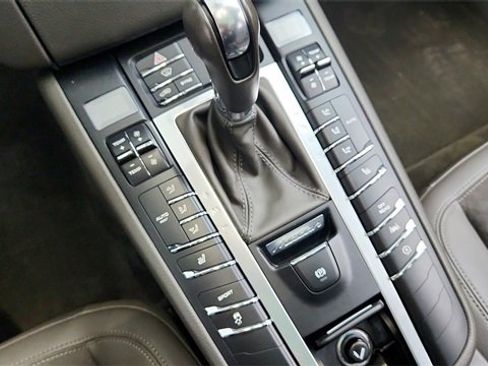 Used 2018 Porsche Macan Sport Edition image 13