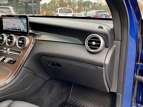 Certified 2022 Mercedes-Benz GLC 43 AMG 4MATIC image 18