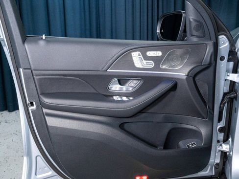 New 2026 Mercedes-Benz GLS 580 4MATIC image 13