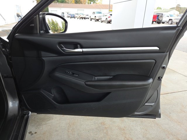 Used 2022 Nissan Altima 2.5 SV FWD image 42