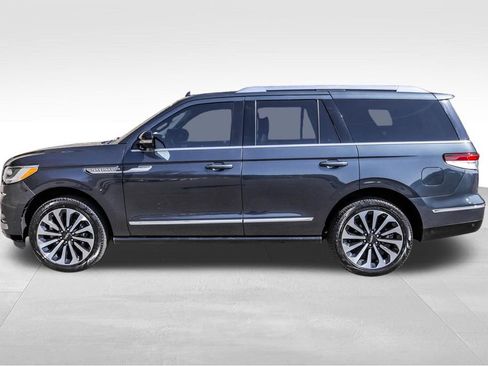 Used 2022 Lincoln Navigator Reserve AWD/4WD image 11