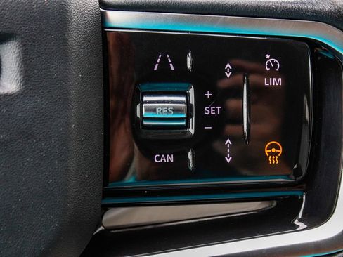 Used 2023 Land Rover Range Rover Evoque S AWD/4WD image 29