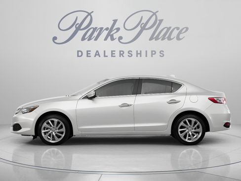 Used 2017 Acura ILX FWD image 2