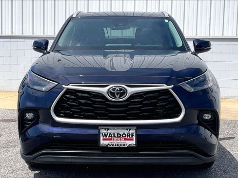 Used 2026 Toyota Highlander XLE AWD/4WD image 3