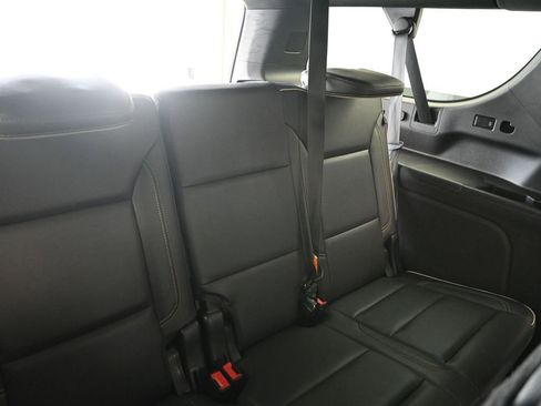 Used 2021 Chevrolet Suburban Premier w/ Premium Package image 32