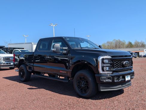 New 2025 Ford F350 XLT w/ Black Appearance Package image 2