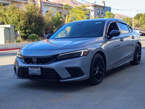 Used 2023 Honda Civic Sport image 8