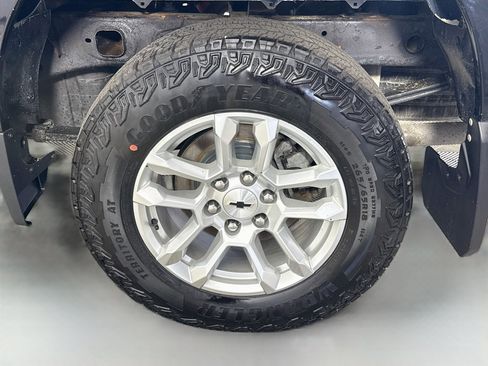 Used 2021 Chevrolet Silverado 1500 RST w/ Z71 Off-Road Package AWD/4WD image 37
