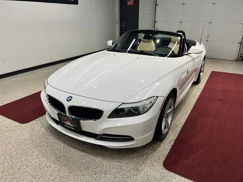 Used 2011 BMW Z4 sDrive30i image 5