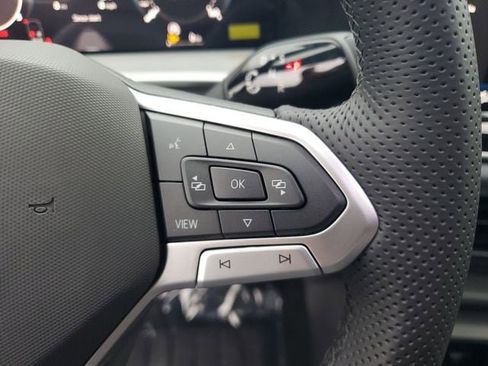 New 2026 Volkswagen Tiguan SE R-Line FWD image 22