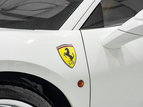 Used 2019 Ferrari 488 GTB image 45