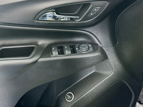 Used 2018 Chevrolet Equinox LT w/ Sun & Infotainment Package image 15