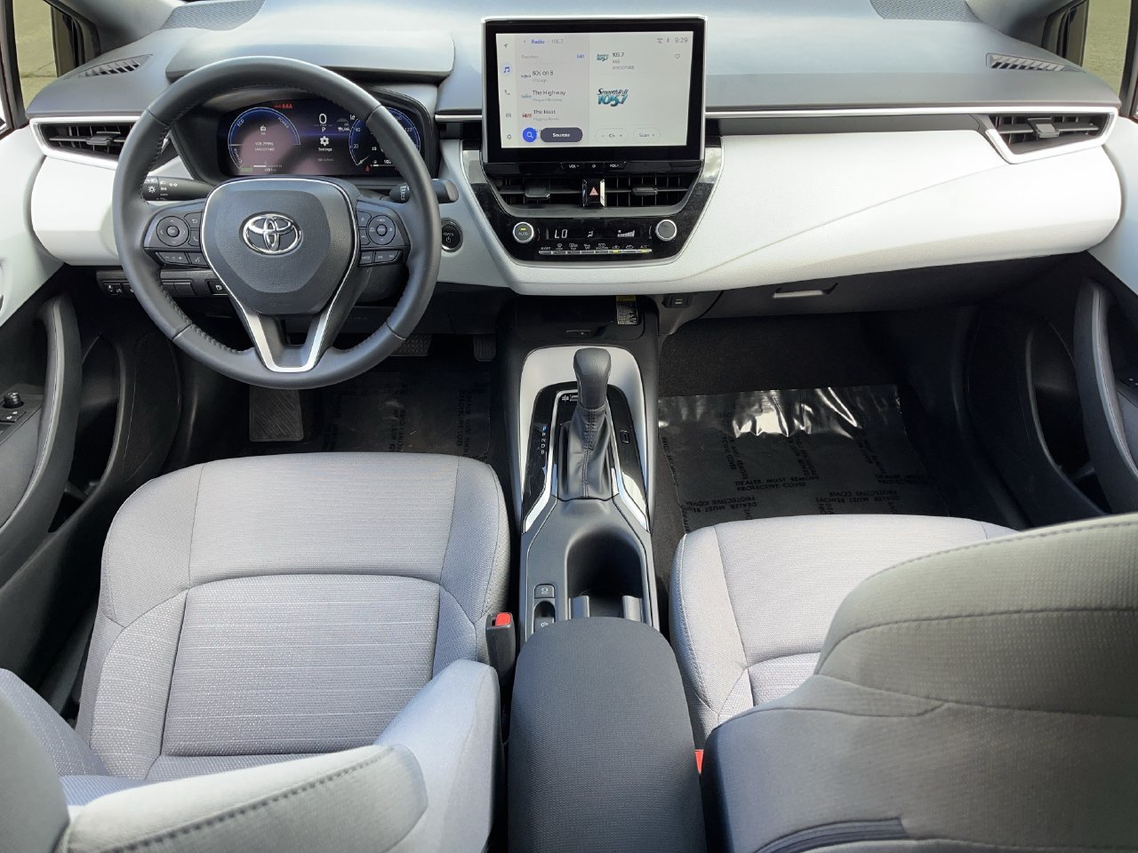 Used 2026 Toyota Corolla SE w/ SE Premium Package FWD image 9