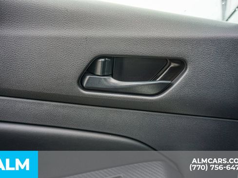 Used 2025 Nissan Altima 2.5 SV FWD image 57