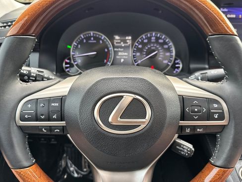 Used 2018 Lexus ES 350 w/ Navigation System Package image 22