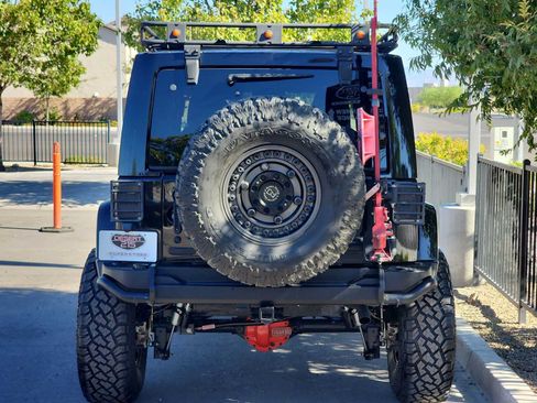 Used 2016 Jeep Wrangler Unlimited Sahara AWD/4WD image 7