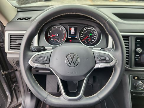 Certified 2021 Volkswagen Atlas SE image 9