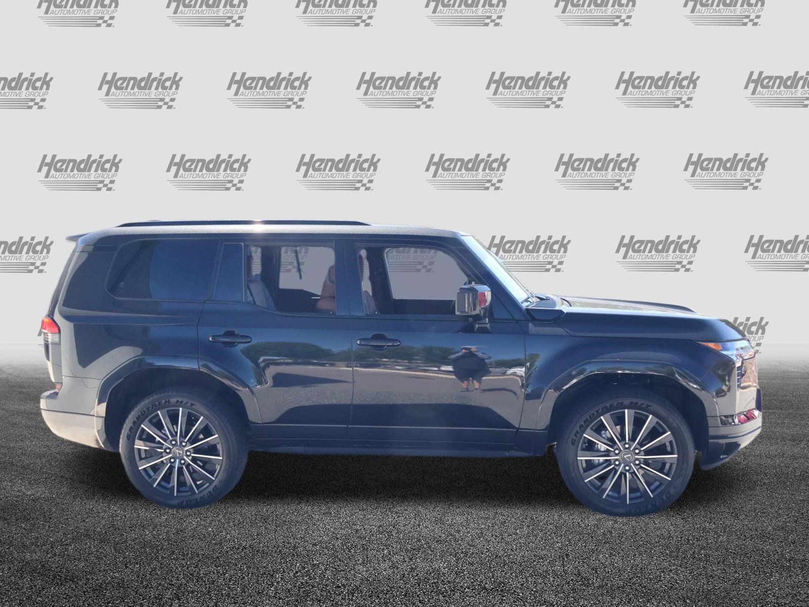 Used 2026 Lexus GX 550 w/ Accessory Package (2T) AWD/4WD image 10