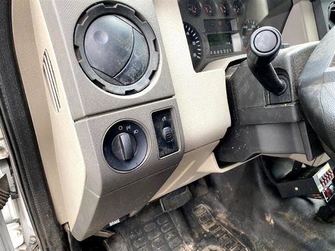 Used 2010 Ford F250 XLT image 17