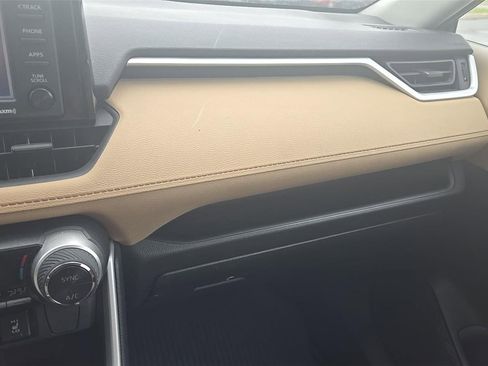 Used 2022 Toyota RAV4 XLE w/ Convenience Package image 27