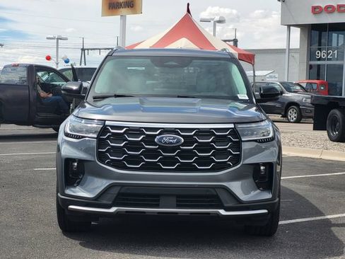 Used 2025 Ford Explorer Platinum w/ Ultimate Package AWD/4WD image 13