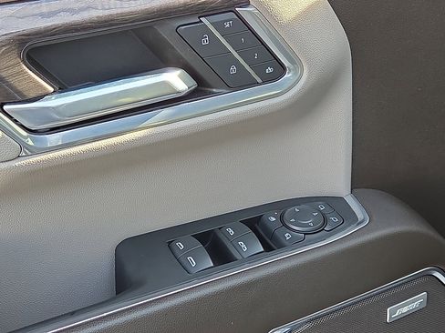 Used 2022 Chevrolet Silverado 1500 LTZ image 13