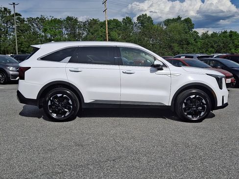 Used 2025 Kia Sorento S AWD/4WD image 7