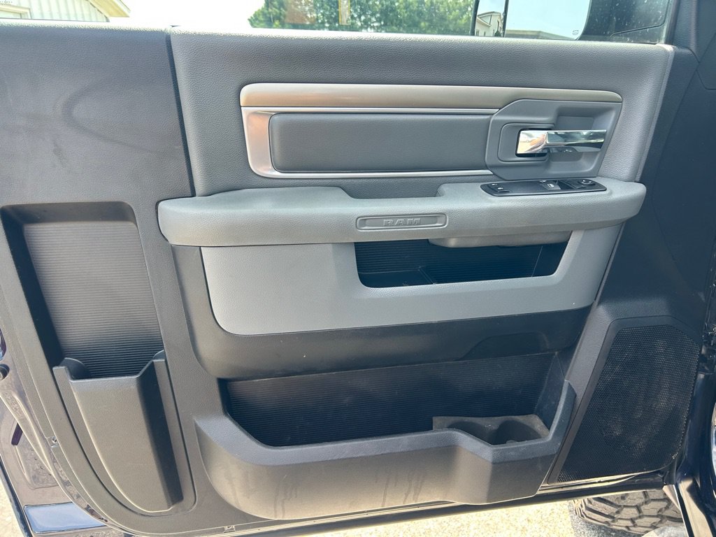 Used 2015 RAM 2500 Tradesman w/ Chrome Appearance Group AWD/4WD image 10