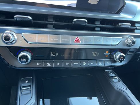 Used 2025 Kia Telluride S image 12