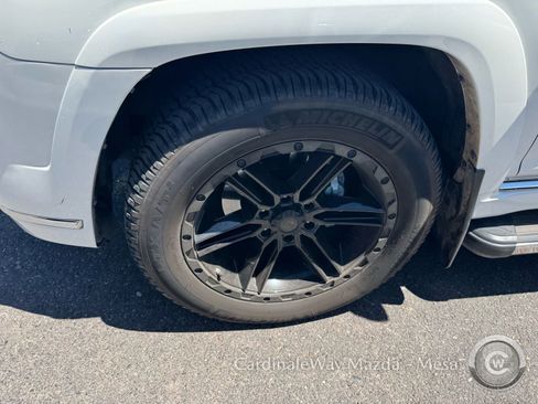 Used 2020 Toyota 4Runner Limited AWD/4WD image 8